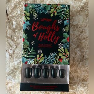 Red Aspen Boughs of Holly Press On Nails